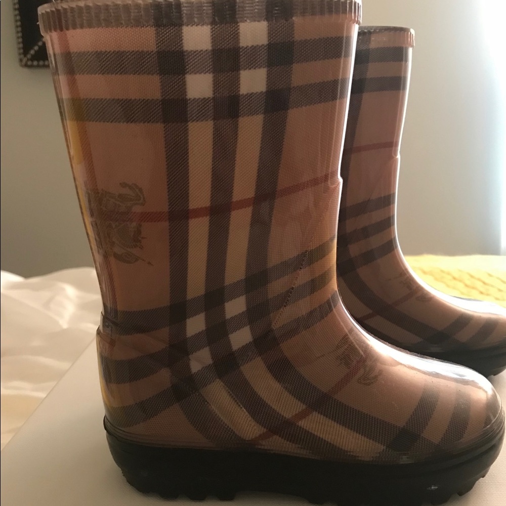 Kids Burberry rain boots! Like new!